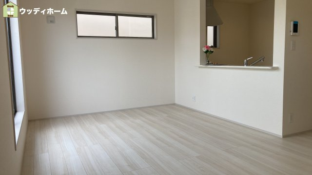 越谷市北越谷　新築一戸建ての居間・リビング