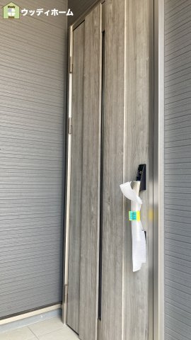越谷市北越谷　新築一戸建ての玄関