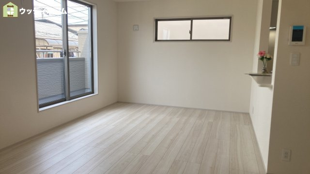越谷市北越谷　新築一戸建ての居間・リビング