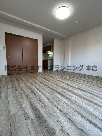 仲介手数料０円！アピア天塚の居間・リビング