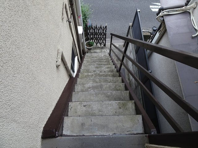 メゾン石上の玄関