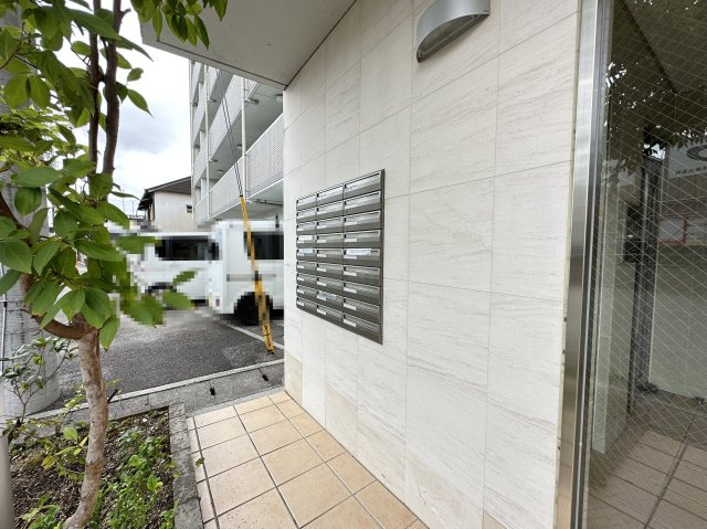ストロベリーフィールズのエントランス