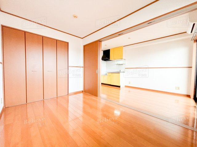 コーポ廣重の寝室|クローゼット付の洋室です☆