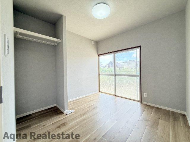 丸亀市川西町北　リノベ住宅の洋室|スタンダードな洋室です
