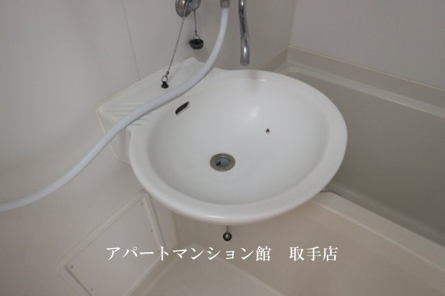 レオパレスルーチェ4の洗面所