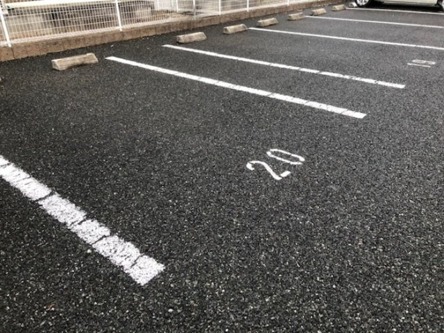 ラトンラヴ―ル　Ⅰ番館の駐車場|駐車スペースもあります☆