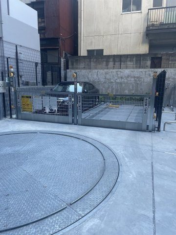 プレール・ドゥーク文京湯島の駐車場