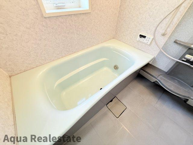 綾歌郡綾川町 陶 お洒落な美邸の浴室|きれいなお風呂です