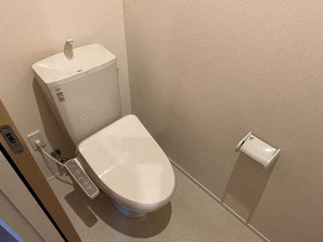 レガーロＥａｓｔのトイレ|同建物別室参考写真