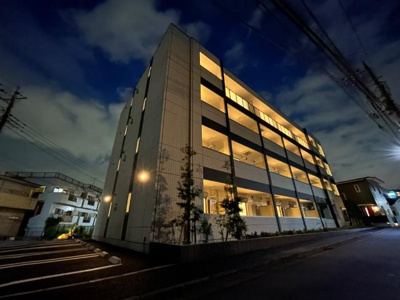 【外観】 | コンフォート　若木 | 外観写真（夜）