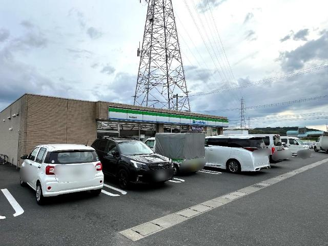 Ｅｍｅｒａｕｄｅ　Ｃｈａｔｅａｕの周辺|ファミリーマート岡山南庭瀬店まで341ｍ