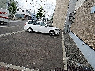 レオパレスあつべつのその他|青空駐車場