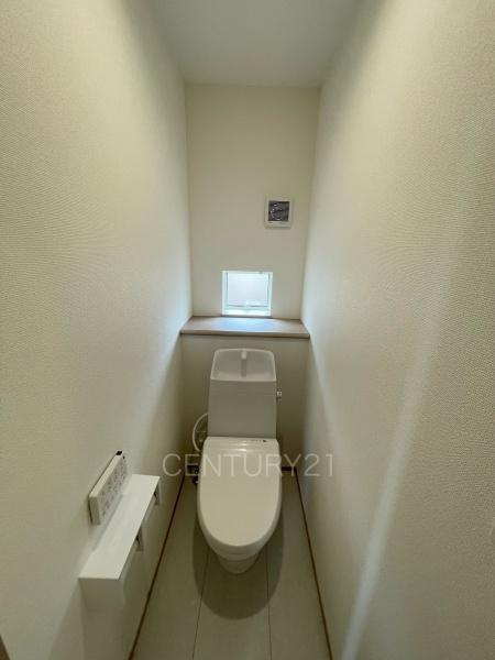 前橋市南町2丁目A号棟のトイレ|２階トイレです。
温水シャワー洗浄機能付きです。