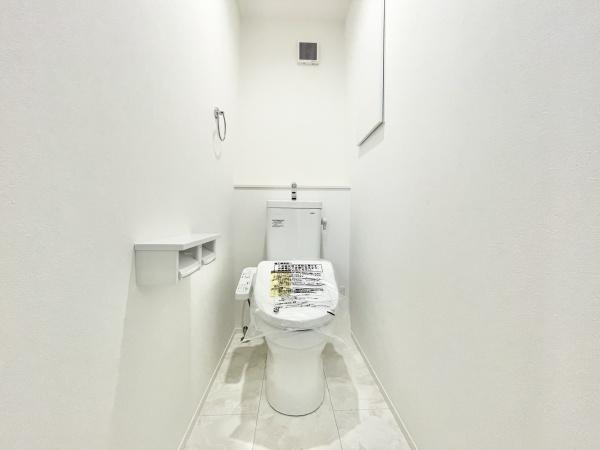 【バルコニー】 | テーブルと椅子を出して食事したり、趣味のガーデニングを楽しんだり。子どもと一緒にちょっとしたアウトドア感覚で活用することも可能です♪