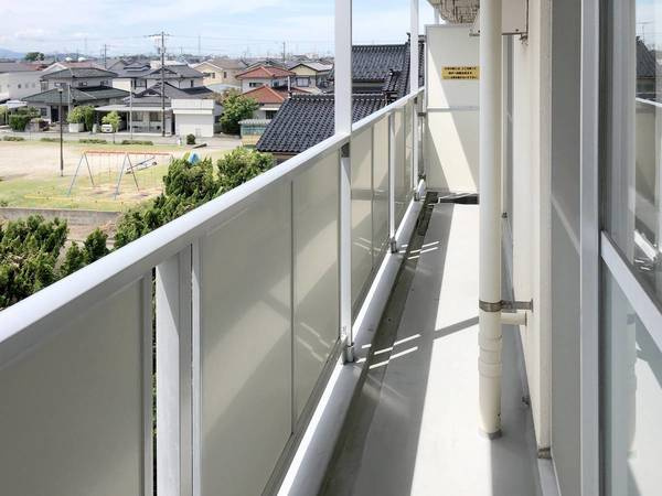 ビレッジハウス富山北5号棟のバルコニー|ビレッジハウスの同一物件・同一タイプの間取りの写真です