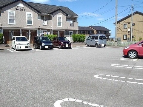 セトルⅡの駐車場|駐車スペースもあります