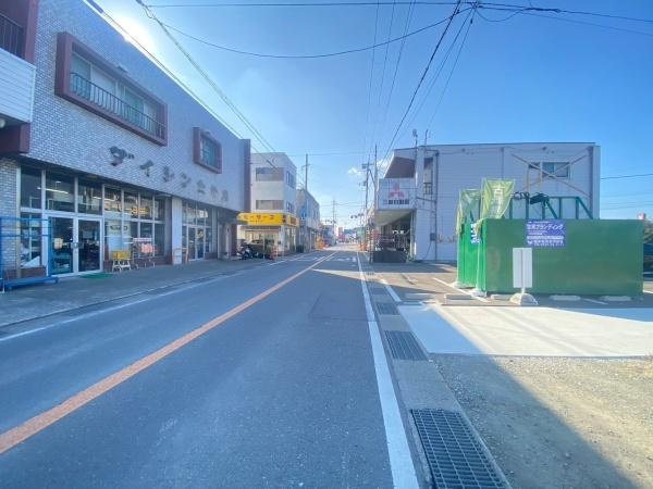 岩出市高塚　土地の前面道路含む現地写真