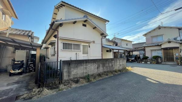 和歌山市田屋　中古戸建　オーナーチェンジ物件の前面道路含む現地写真