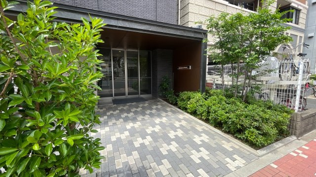 墨田区本所３丁目の賃貸マンションのエントランス