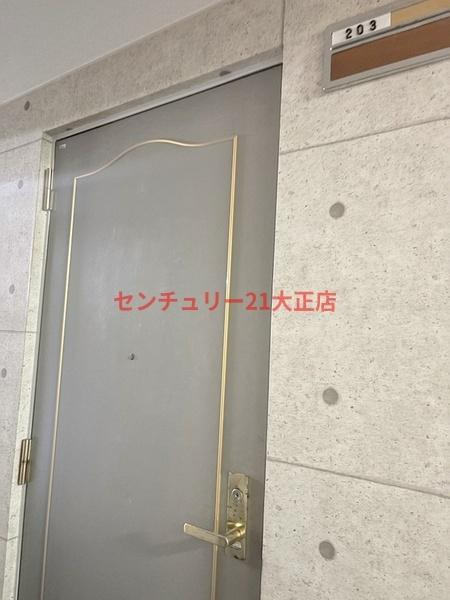大阪市港区南市岡３丁目の賃貸マンションの玄関
