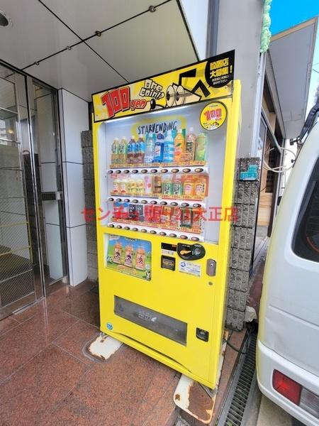 大阪市港区南市岡３丁目の賃貸マンションのエントランス