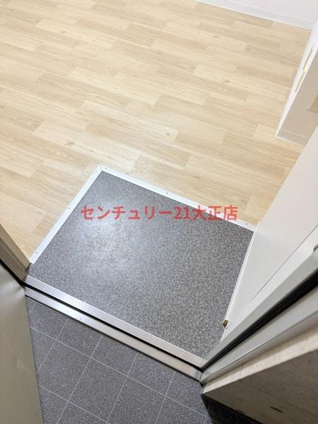 大阪市港区南市岡３丁目の賃貸マンションの玄関