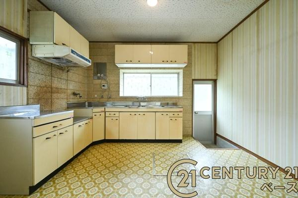 生駒郡平群町椿台３丁目　一戸建の居間・リビング|■現地撮影写真■