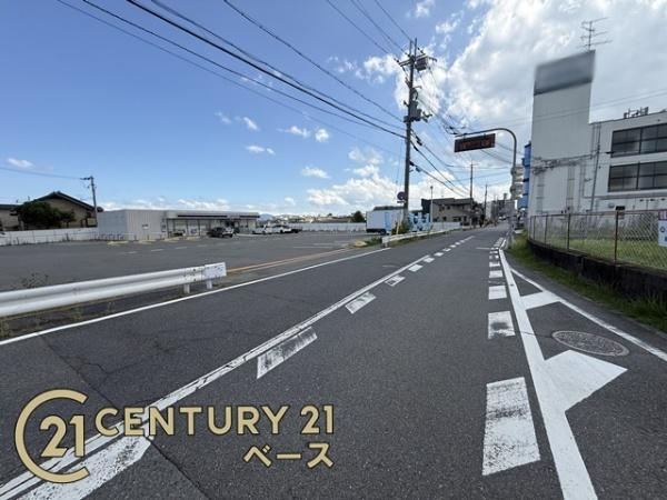 奈良市秋篠三和町１丁目　建築条件なし土地のその他|■現地撮影写真■向かいにコンビニエンスストアがございます！