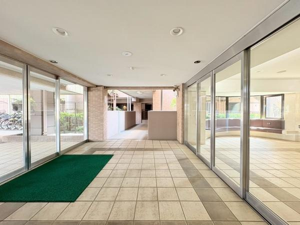 クリオ藤沢善行八番館のエントランス