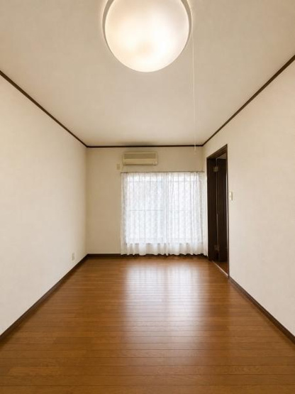 【洋室】 | 画像一部AI加工済みの為、
現地と少し異なります