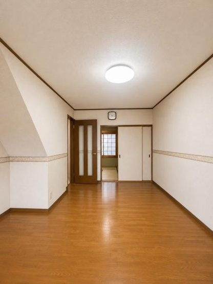 【居間・リビング】 | 画像一部AI加工済みの為、
現地と少し異なります