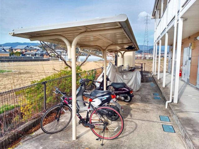 【その他】 | レオパレス吉田Ⅱ | 屋根付き駐輪場
