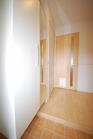 チロリアンコッティⅡ　Ｃの玄関