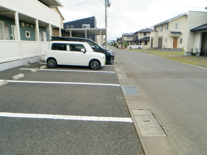リビングタウン中島　Ａの駐車場