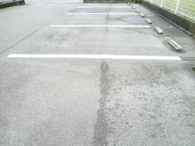 ヴィラヴェルソーの駐車場