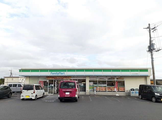 シルバーグラスＤの周辺|ファミリーマートまで760m