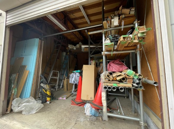 府中市住吉町３丁目の倉庫の内装