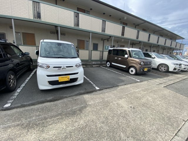 サンライズ城南の駐車場