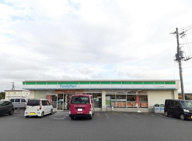 シルバーグラスＤの周辺|ファミリーマートまで760m