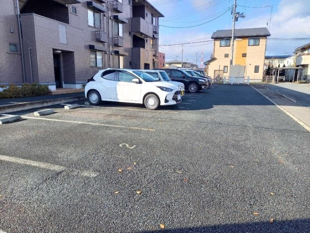 メゾン・ド・けやきの駐車場