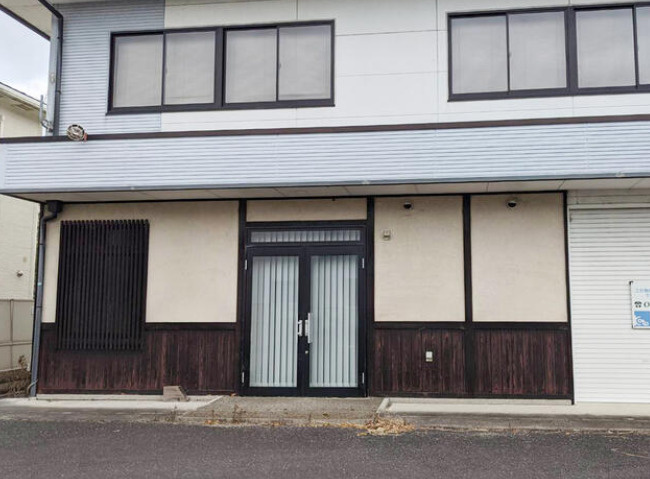 近江八幡市馬淵町の店舗一部の外観