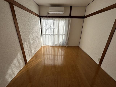【寝室】 | 第一静和荘 | 広くて明るい寝室