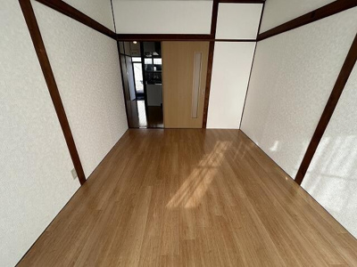【寝室】 | 第一静和荘 | 広くて明るい寝室