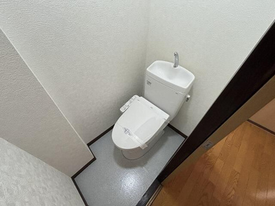 【トイレ】 | 第一静和荘 | 落ち着いた色調のトイレです