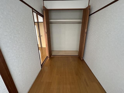 【寝室】 | 第一静和荘 | 落ち着いた色調の寝室です