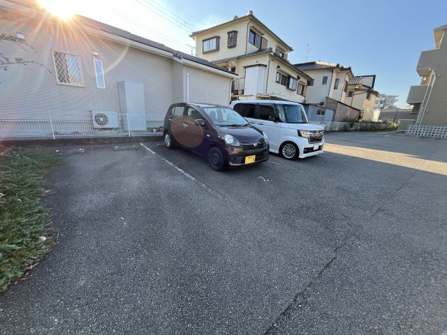 ローテローゼ大塚の駐車場