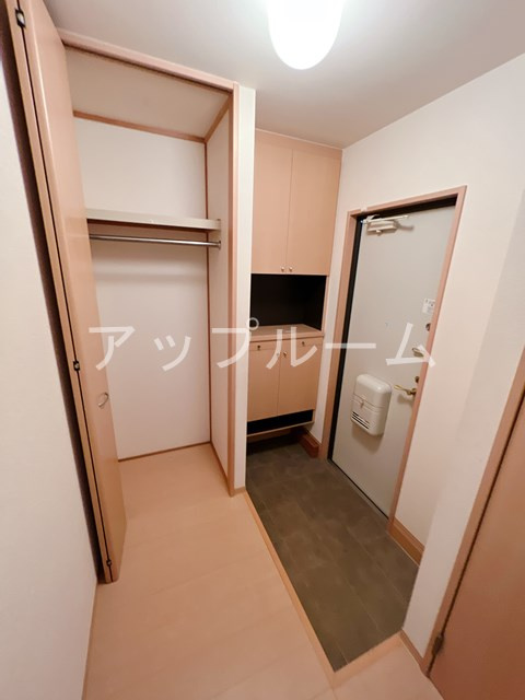 リビングタウン勝川 Ｃの玄関