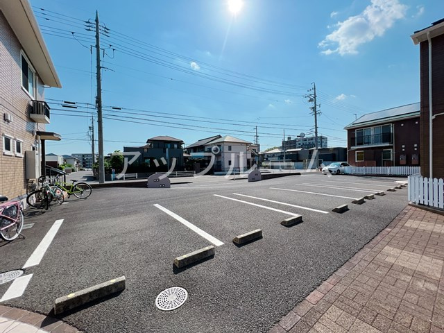 リビングタウン勝川 Ｃの駐車場