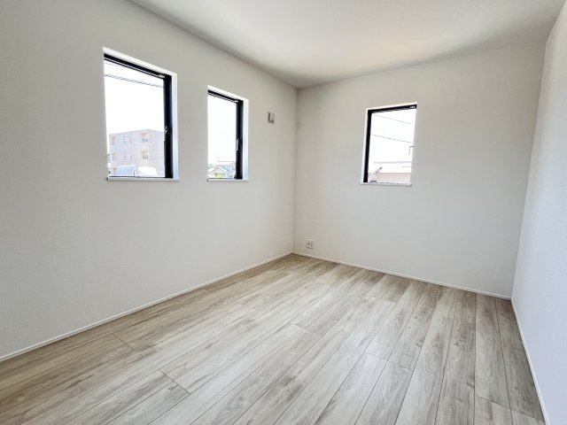 津市河芸町上野01期 新築戸建の洋室