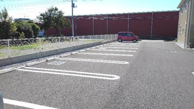 プラシードⅡの駐車場